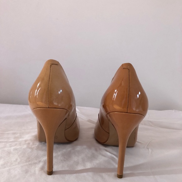 Joan & David pumps - Picture 3 of 5